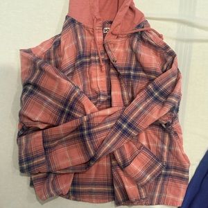 Adorable oversized/cropped flannel shirt